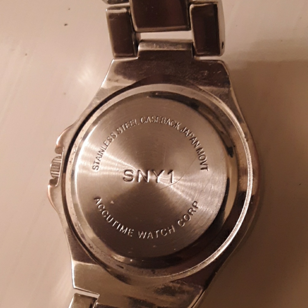 SCOOP WATCH - Picture 3 of 3